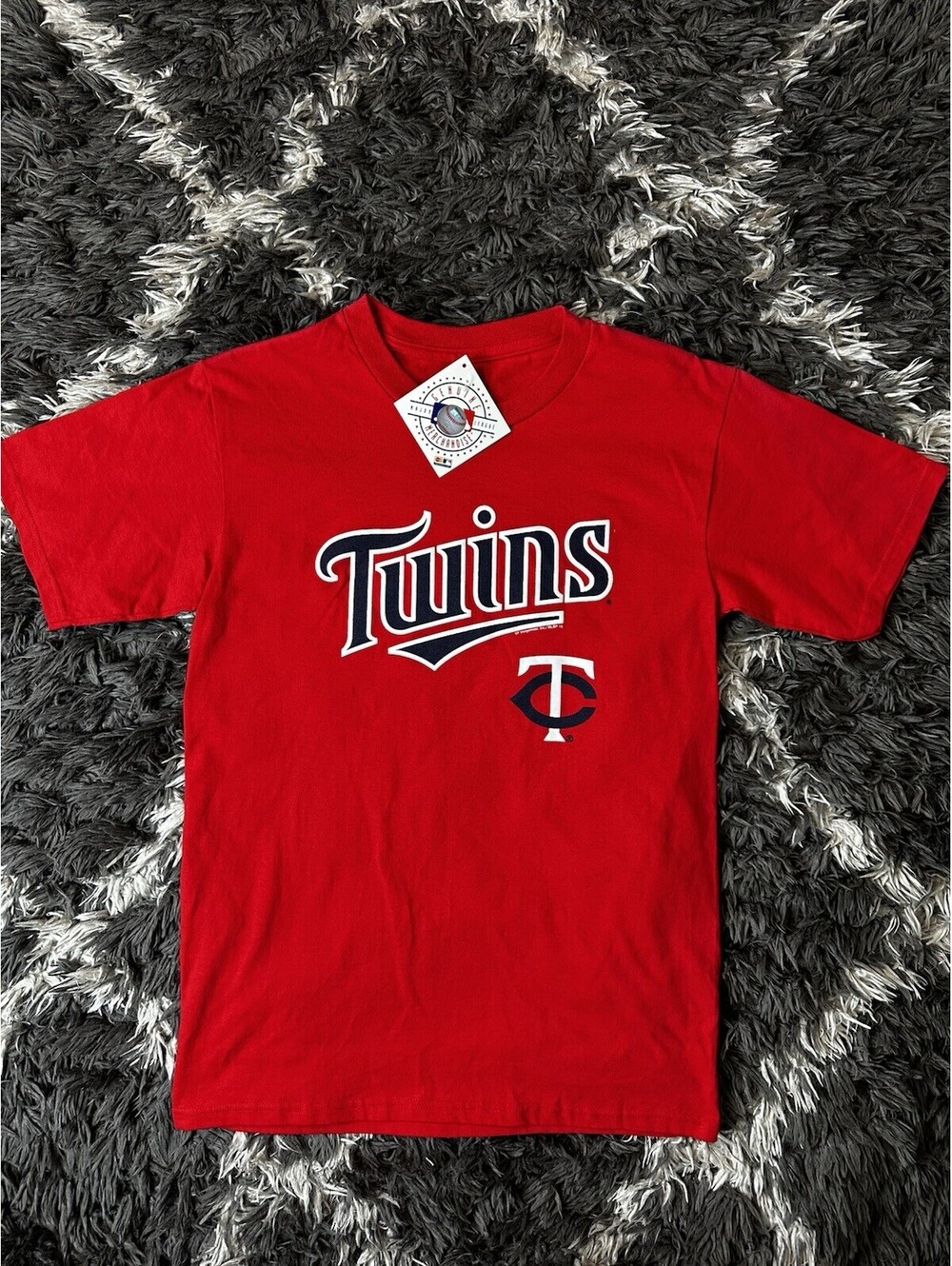 NWT Minnesota Twins T-Shirt Small Red Graphic MLB Genuine Merchandise Tee
